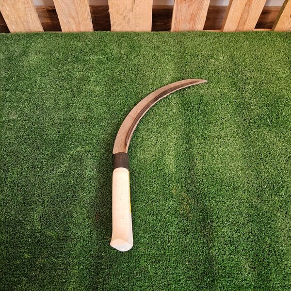 SAPLI ORAK BÜYÜK BOY OT ORAĞI EL TİPİ OT TESTERESİ AHŞAP SAPLI ÇOK AMAÇLI ORAK BAHÇE EL ALETLERİ