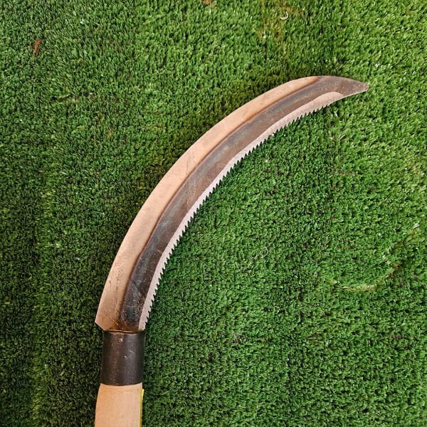 SAPLI ORAK KÜÇÜK BOY OT ORAĞI EL TİPİ OT TESTERESİ AHŞAP SAPLI ÇOK AMAÇLI ORAK BAHÇE EL ALETLERİ